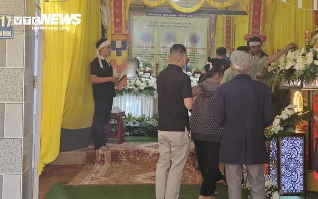 Thảm án ở Đắk Lắk: Quặn lòng bé gái 3 tuổi khóc đòi ba mẹ