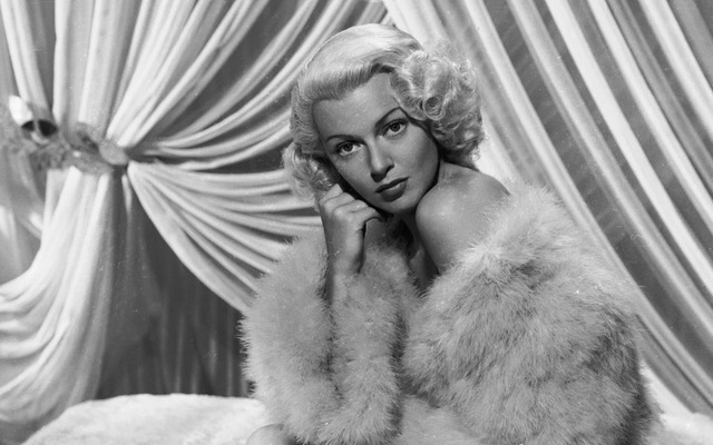 Vụ án chấn động Hollywood: Minh tinh màn bạc bị nghi giết tình nhân và để con gái 14 tuổi gánh tội