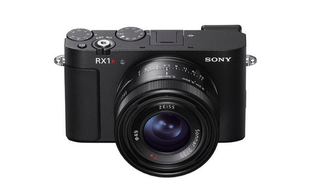 Sony ra mắt máy ảnh compact đỉnh cao RX1R III với cảm biến full-frame 61MP và bộ xử lý AI