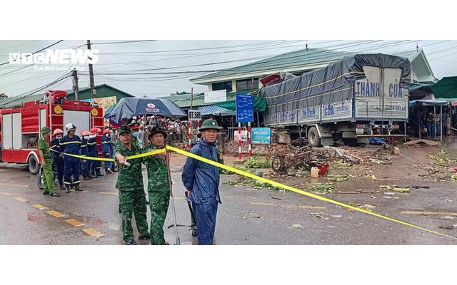 Xe tải lao vào chợ làm 12 người thương vong: Thông tin mới nhất