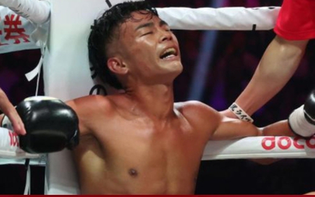 Cao thủ Nhật Bản bất bại bị đấm gục, bật khóc nhìn đối thủ cướp đai vô địch