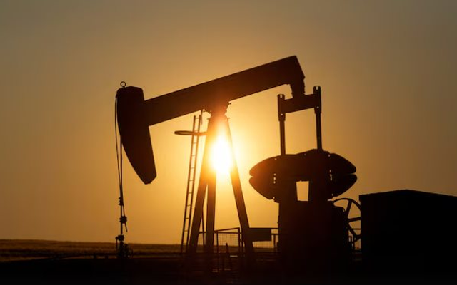 Vừa mua hơn 100.000 tấn nhiên liệu từ Ấn Độ, một khách hàng tuyên bố sẽ hạn chế nhập khẩu từ tháng 10 do lo ngại liên quan đến dầu Nga