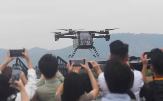 Xe điện bay của Trung Quốc gặp sự cố không ngờ: 2 phương tiện đâm nhau trên không, bốc cháy dữ dội, công nghệ có thực sự đỉnh cao?