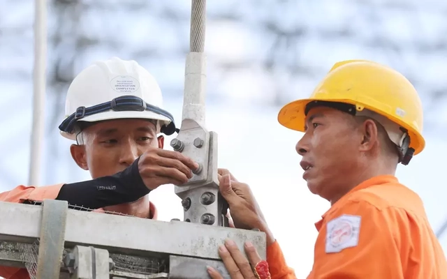 Người dân nói bị thay gấp công tơ, điện lực trả lời thế nào?