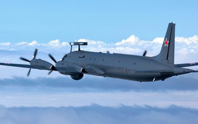 Video Il-38 ném bom trúng mục tiêu