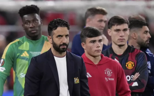 Grimsby Town sai phạm, nhưng MU vẫn bị loại khỏi Cúp Liên đoàn