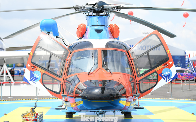 Tận thấy máy bay chở khách VIP, cứu hộ có thể tự động lái của Việt Nam