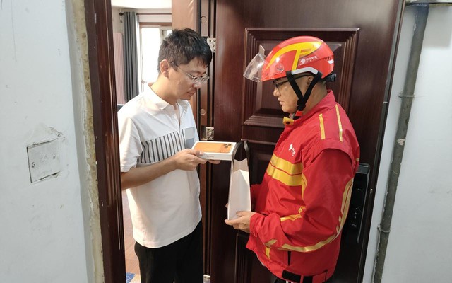 Không cần chen chúc xếp hàng, người Trung Quốc mua iPhone 17 nhanh như đặt đồ ăn