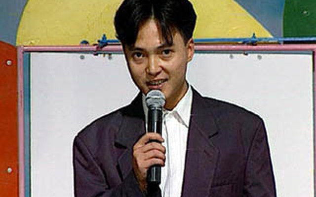 Nam MC đầu tiên của Olympia: Con trai nhà thơ có tác phẩm được in trong SGK, bén duyên nghề dẫn từ khoảnh khắc "bị ép" lên sóng