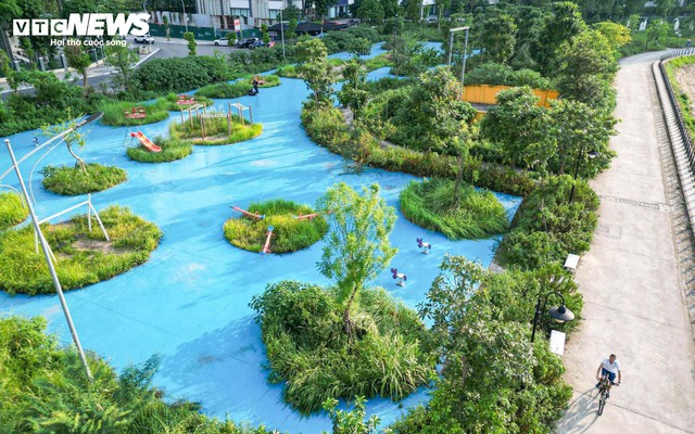 Công viên 744 tỷ đồng ở Hà Nội xây xong bỏ hoang, cỏ mọc um tùm