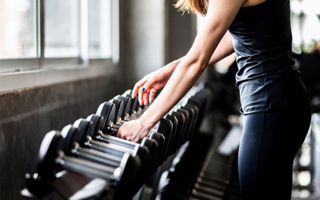 "Bẩn hơn cả bồn cầu công cộng": Những “ổ vi khuẩn” ẩn mình trong phòng GYM, nguy cơ gây nhiễm trùng da, viêm phổi, nhiễm trùng huyết.