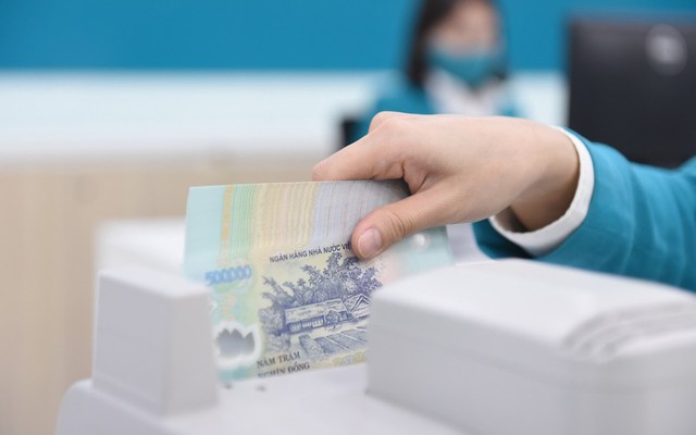 Chuyện lạ trên thị trường tiền tệ Việt Nam: Điều gì đang diễn ra?