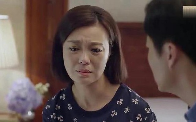 Nữ giám đốc lương 2,6 tỷ/năm bỏ việc để làm mẹ toàn thời gian, 5 năm sau con viết văn: "Người tôi ghét nhất là mẹ"