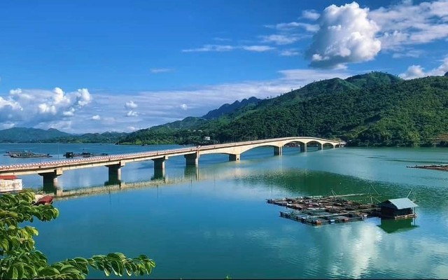 Cây cầu 100% 'hàng nội' bắc ngang sông Đà, trụ cầu 105m cao nhất Việt Nam: DN nào đứng sau?