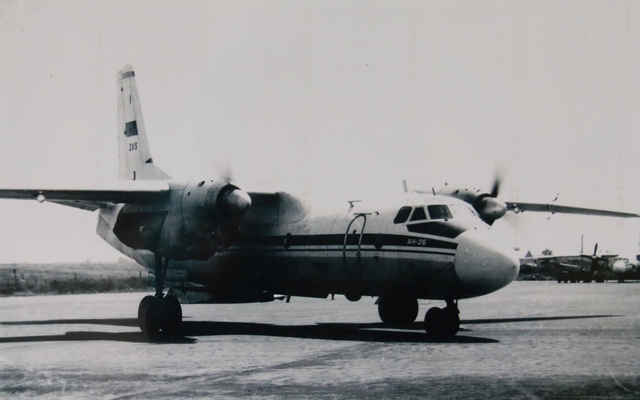 May bay vừa cất cánh 20 phút, cơ trưởng và tiếp viên bị khống chế: Một người hùng hạ gục 4 tên không tặc