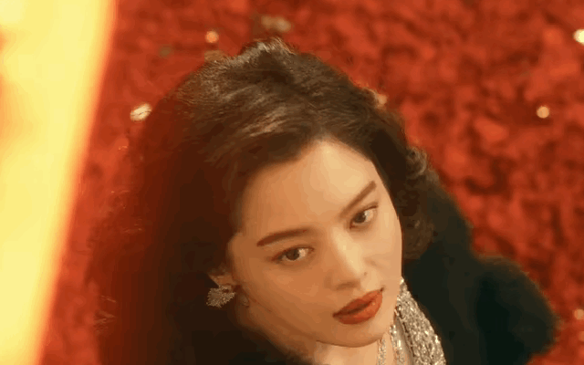 Ảnh hậu quốc tế bị tố “ăn cháo đá bát”, tham lam đến độ đưa ân nhân ra tòa