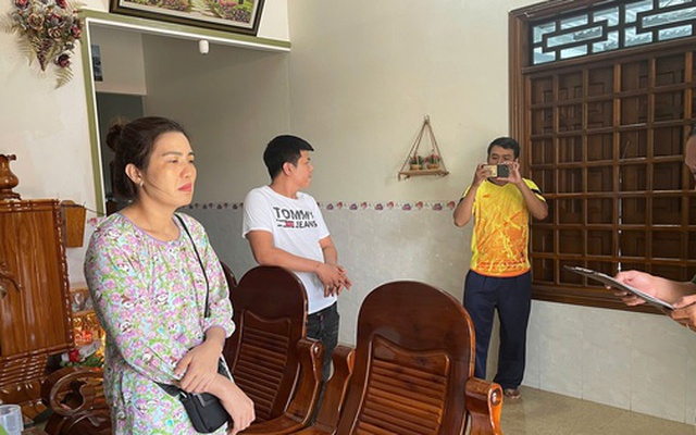 Bắt giữ "tú bà" quản lý nhiều nhân viên phục vụ quán karaoke kèm bán dâm