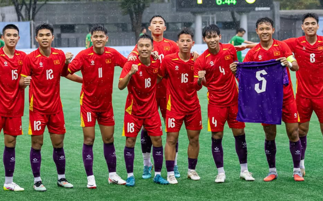 Dứt điểm sắc sảo, tuyển Việt Nam thắng đậm đội bóng Trung Quốc