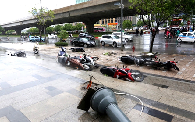 Tin mới nhất về cơn bão số 9: Trưa nay sẽ đổ bộ vào đất liền, nhiều tỉnh mưa to đến rất to