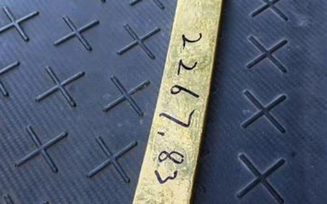 Nhặt được thỏi vàng 2,2kg, nam shipper được hậu tạ 3,7 triệu đồng và diễn biến bất ngờ