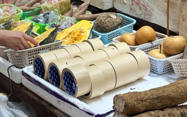 Cuộn băng dính bỗng "cháy hàng", đua độ hot với cà chua, khoai tây trước bão Ragasa: Lý do mới sốc