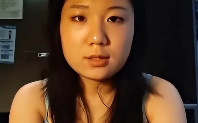 Đoạn video khiến nhiều người bức xúc: Có con cái kiểu này là bất hạnh của cha mẹ!