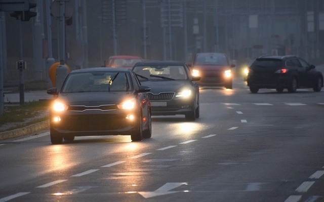 Khung thời gian bắt buộc bật đèn xe