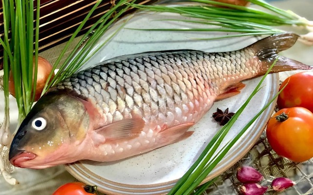 Ngộ độc nặng, tử vong chỉ vì ăn cá chép được chế biến kiểu này: Chuyên gia chỉ cách "né" nguy hiểm
