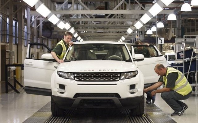 Hãng xe chuyên sản xuất Ranger Rover đã 1 tháng nay không xuất xưởng bất cứ chiếc xe nào – chuyện gì đang xảy ra?