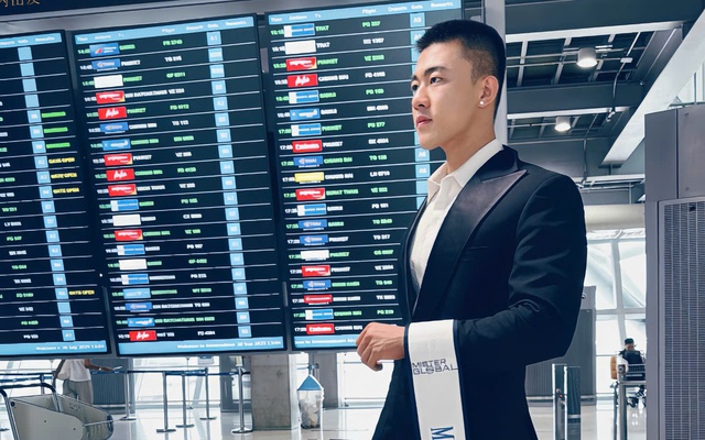 Vừa thi xong Nam vương Quốc tế 2025, Đoàn Công Vinh thẳng tiến sang Nam vương Toàn cầu 2025