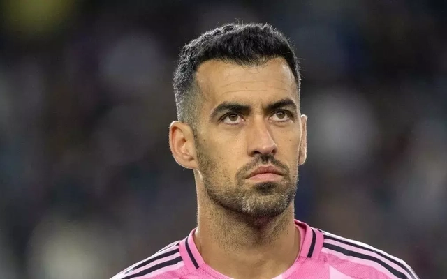 Busquets tuyên bố treo giày