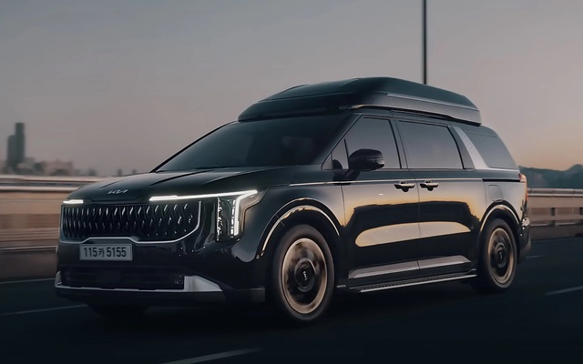 Kia Carnival bản 'chủ tịch' ra mắt Việt Nam cuối tuần này: Nội thất dễ thêm ghế massage, màn hình lớn phía sau, nóc xe có chi tiết đặc biệt
