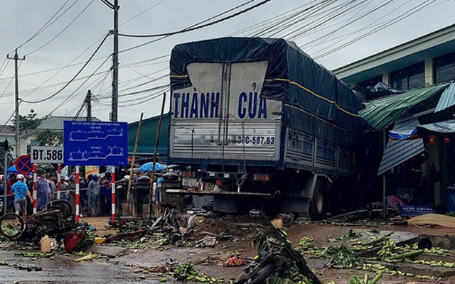 Vụ xe tải lao vào chợ, 3 người chết: Lời khai bất ngờ của tài xế
