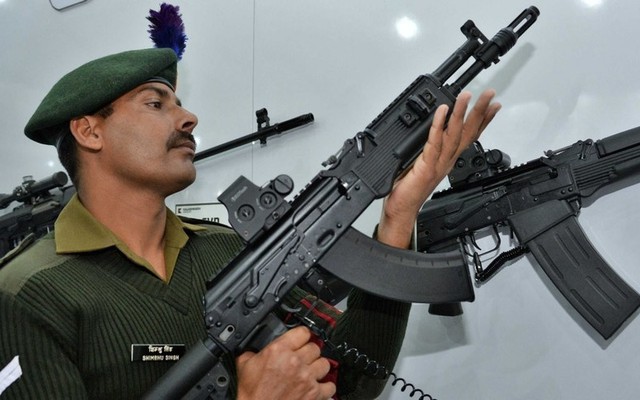 Ấn Độ chuẩn bị 'độc lập sản xuất' súng trường tấn công AK-203