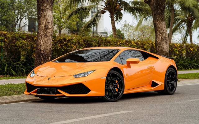 Chiếc Lamborghini Huracan này ‘mất giá hơn 1 tỷ/năm’, bán lại ngang Porsche Taycan mua mới mà vẫn được mác siêu xe