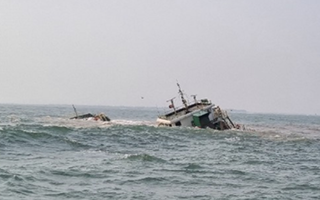 Lên tàu thử máy khi bão giảm cấp, gió lốc mạnh đánh chìm tàu, 9 thuyền viên mất tích