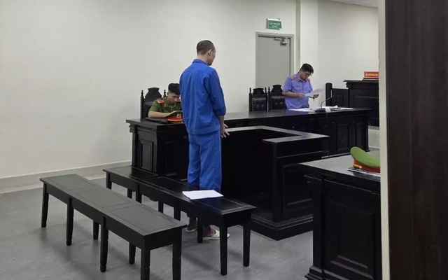 Đâm vợ 11 nhát dao khi phát hiện tin nhắn xưng 'vợ, chồng' với người lạ