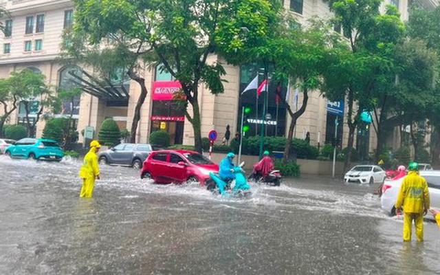 Khi nào Hà Nội chấm dứt mưa to đến rất to?