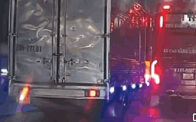 Tài xế xe khách chèn ép, chuyển làn gây nguy hiểm, va chạm với xe tải khai gì?