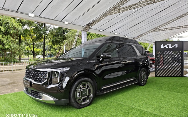 Soi chi tiết Kia Thacoroyal tại Việt Nam: Phát triển từ Carnival, khoang sau dạng thương gia, màn hình 21 inch, giá khó mà rẻ