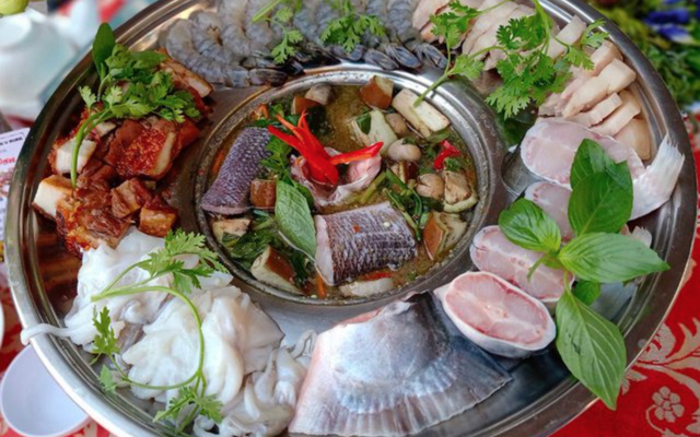 Những đặc sản Việt Nam "thách thức khứu giác": Khách Tây vừa ngửi đã e sợ, người bản địa lại coi là cực phẩm