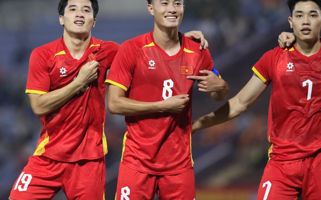 Tiền vệ Việt kiều tỏa sáng, U23 Việt Nam thắng áp đảo, dẫn đầu bảng đấu ở giải châu Á