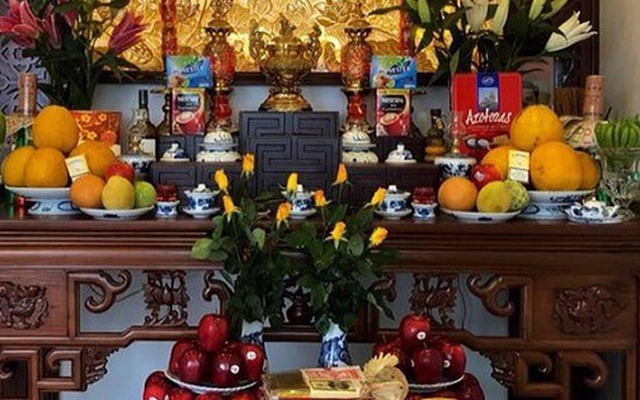 Cúng Rằm tháng 7 Âm lịch 2025: 5 loại hoa đại kỵ tuyệt đối không đặt lên bàn thờ