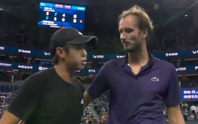 Tay vợt gốc Việt Learner Tien lại hạ Medvedev, vào chung kết China Open 2025