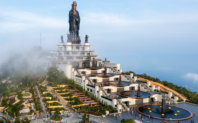 Khu du lịch đón gần 3 triệu khách mỗi năm thông báo dừng hoạt động leo núi, dã ngoại do ảnh hưởng mưa bão