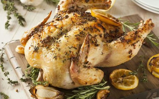 Đầu bếp chuyên nghiệp chỉ ra lỗi sai thường gặp nhất khi nấu thịt gà khiến thịt vừa khô vừa dai