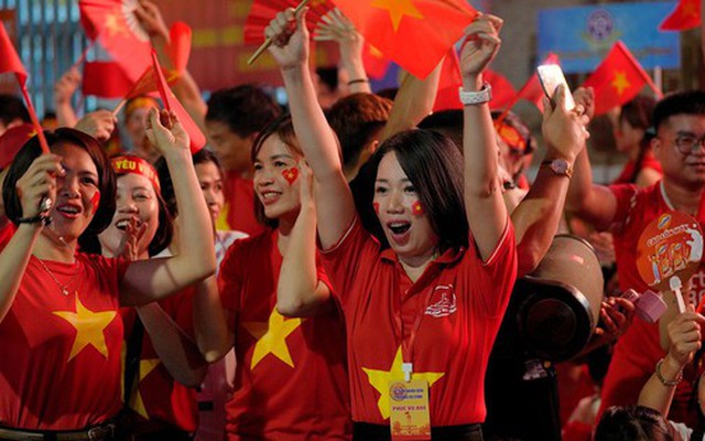 Tin vui cho hàng trăm nghìn người Việt Nam: Thủ tướng phê duyệt giảm 30% lệ phí một thủ tục hành chính