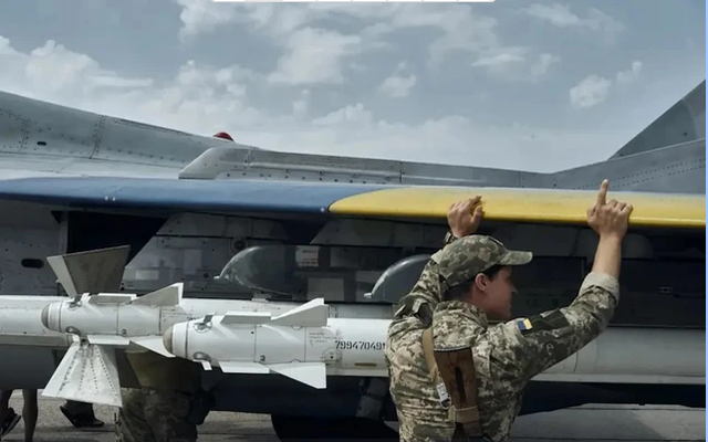 Máy bay "rải thuốc trừ sâu" mang tên lửa không đối không xuất hiện ở Ukraine