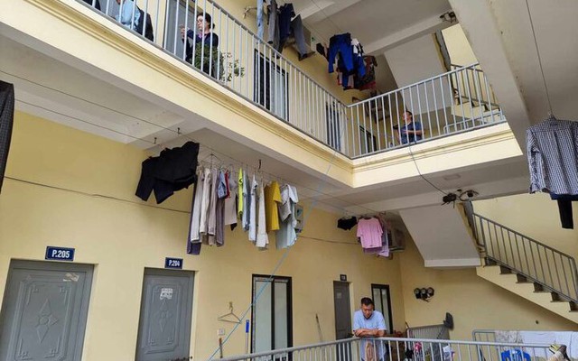 Nhà trọ Hà Nội khan hiếm, giá cao ngất, sinh viên chật vật tìm thuê