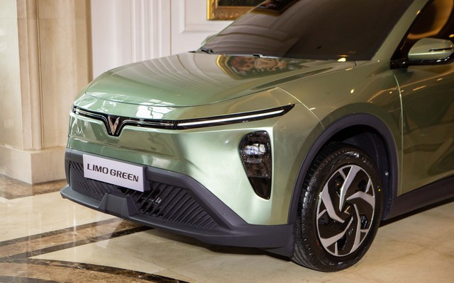'Sinh sau đẻ muộn' nhưng VinFast Limo Green có cải tiến lần đầu thấy: Hiện đại không kém Tesla
